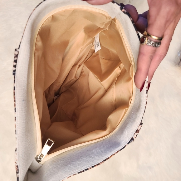 NWT Hong Kong Collection Snakeskin Print Tote - Picture 4 of 9